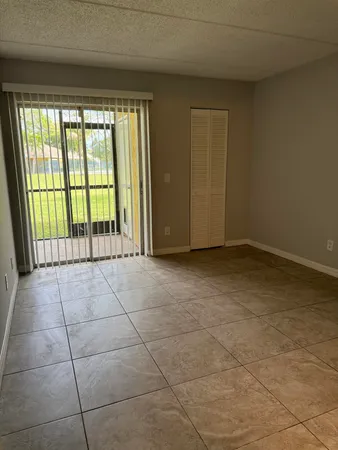 $179,000 | 1106 Meadows Circle, Unit 1106, Boynton Beach, FL 33436