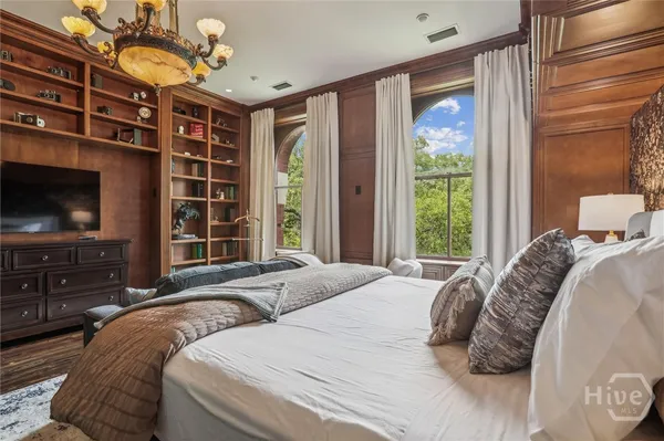 $6,995,000 | 2 East Perry Lane, Unit S A B AND C, Savannah, GA 31401