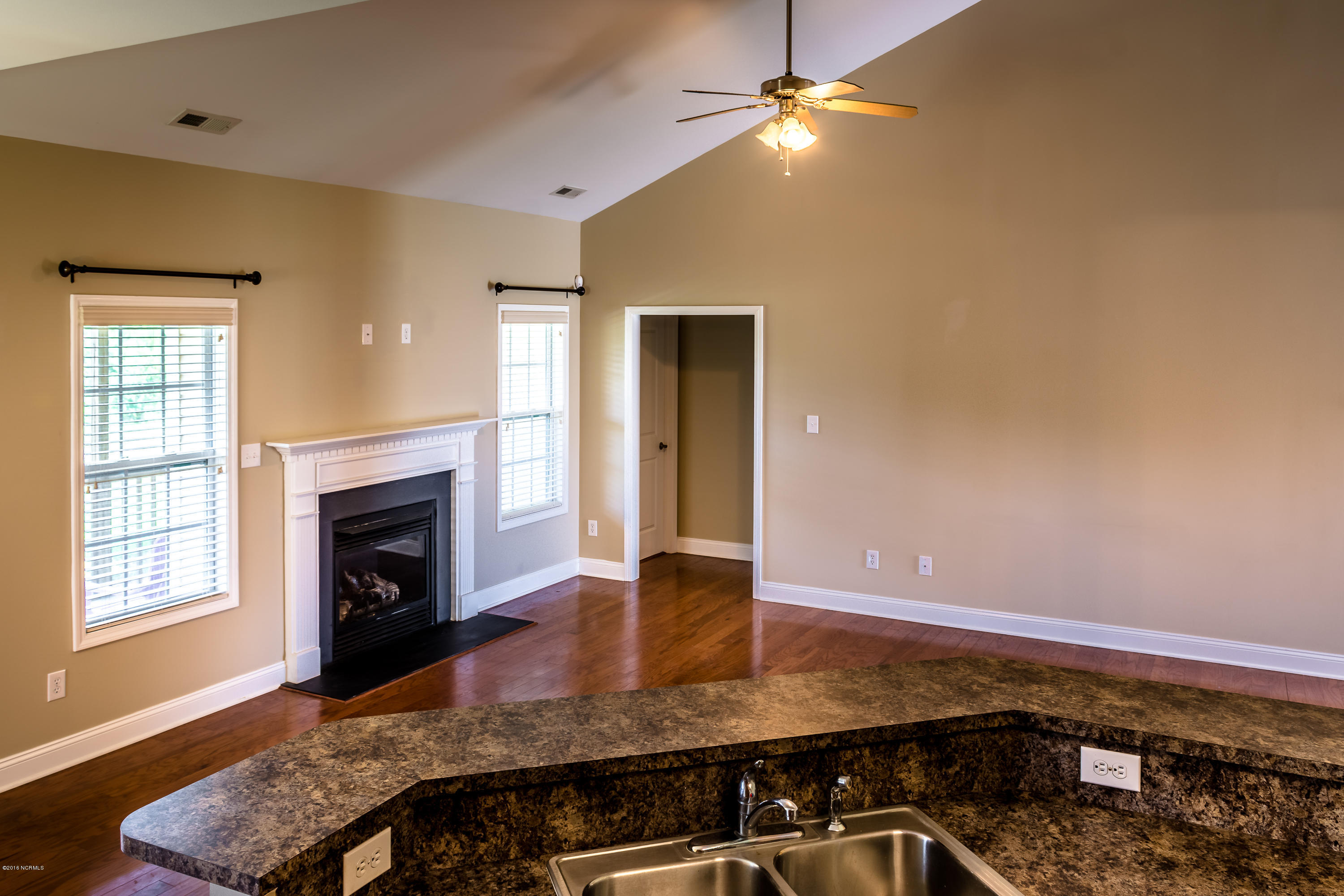 206 Emerald Ridge Road Jacksonville, NC 28546 - Photo 6 of 29 (13 of 28) Amanda Parmer_206 Emerald Rid
