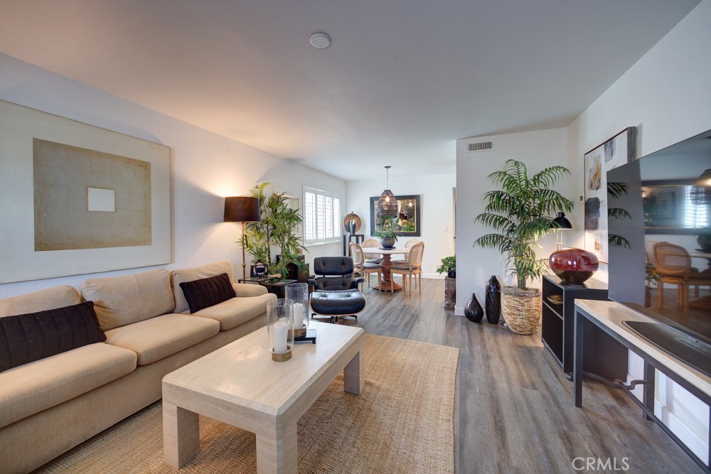 1715 Westfield Road Paso Robles, CA 93446 - Photo 3 of 25 a living room with furniture and a wooden floor