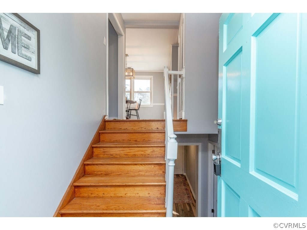 8541 Elm Road Richmond, VA 23235 - Photo 5 of 50 a view of entryway