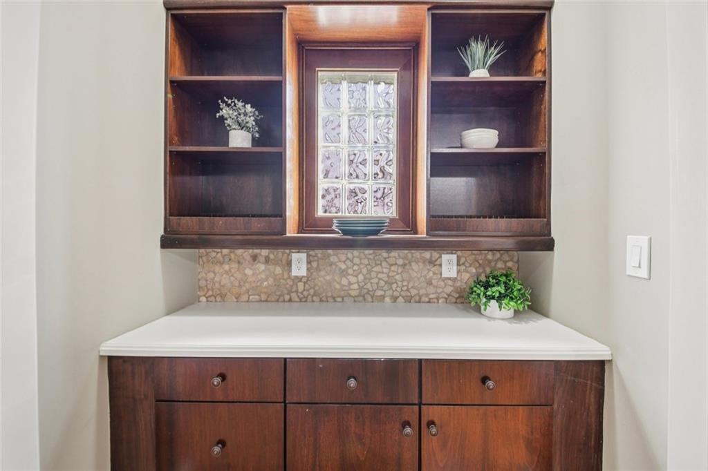 121 Fulton Way Southeast Atlanta, GA 30312 - Photo 20 of 38 a bathroom with a sink and a mirror