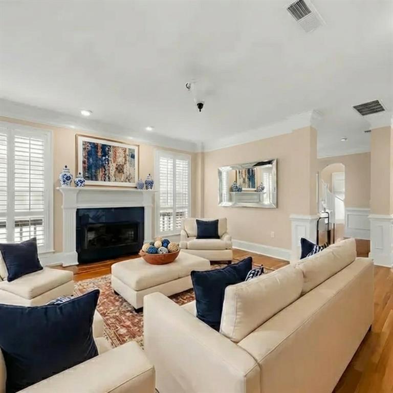 121 Fulton Way Southeast Atlanta, GA 30312 - Photo 3 of 38 a living room with furniture fireplace and window