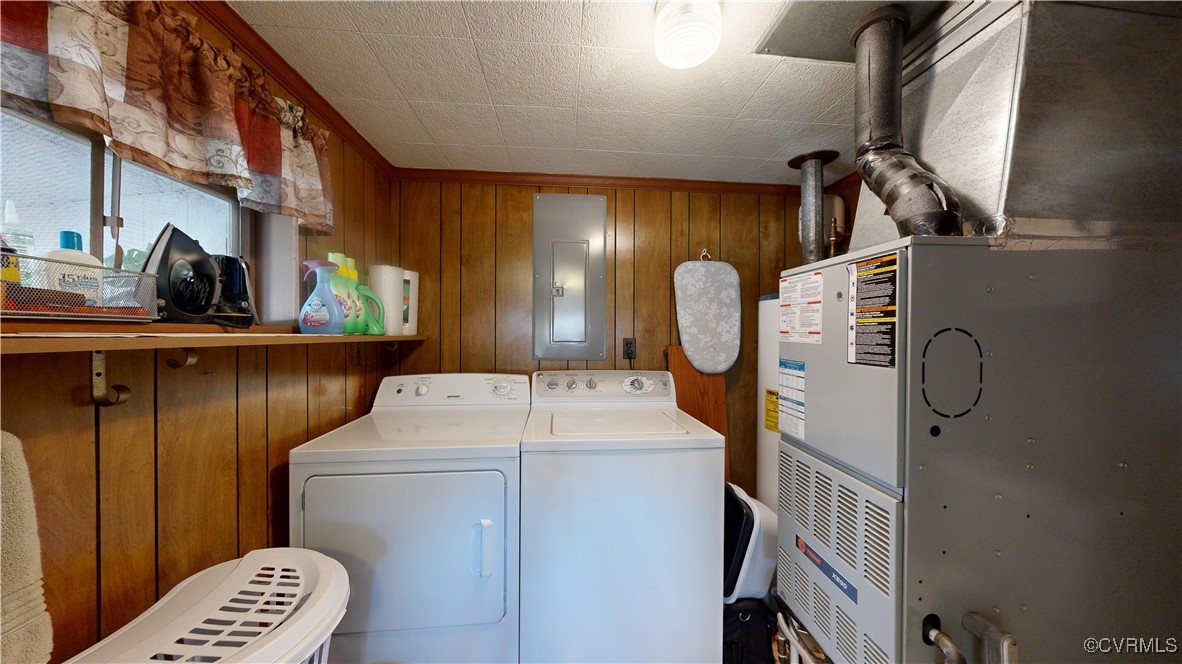 706 James Avenue Colonial Heights, VA 23834 - Photo 12 of 14 a utility room with dryer and washer