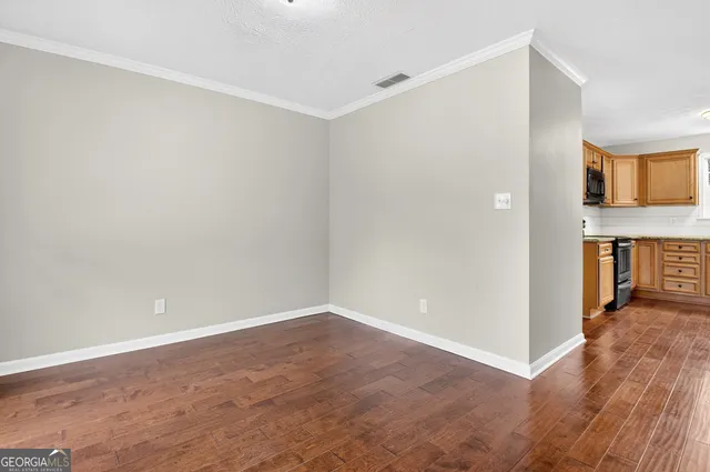 a view of entryway and hall