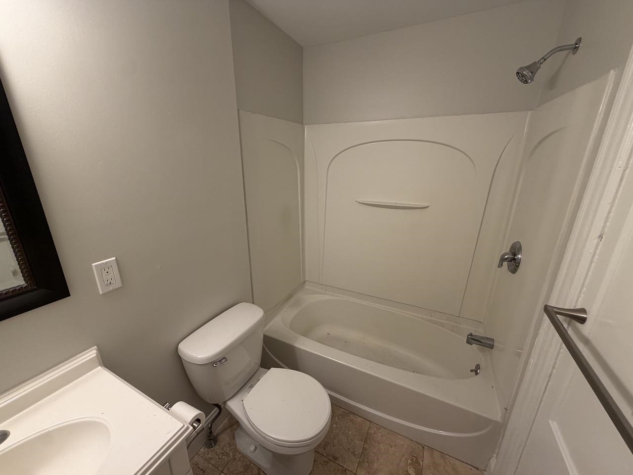 579 Clay Street, Unit 2 Manchester, NH 03103 - Photo 12 of 14 Gallery Image 12