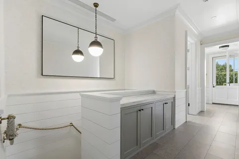 $15,250,000 | 53 Matthews Lane, Bridgehampton, NY 11932