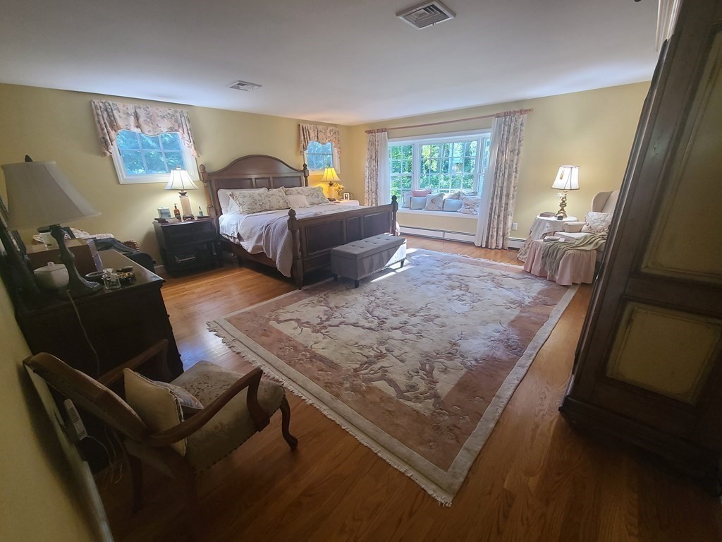 45 White Oak Road Wellesley, MA 02481 - Photo 12 of 17