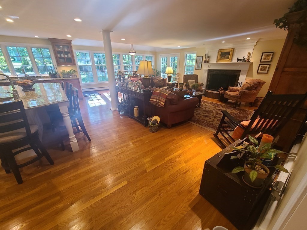 45 White Oak Road Wellesley, MA 02481 - Photo 5 of 17