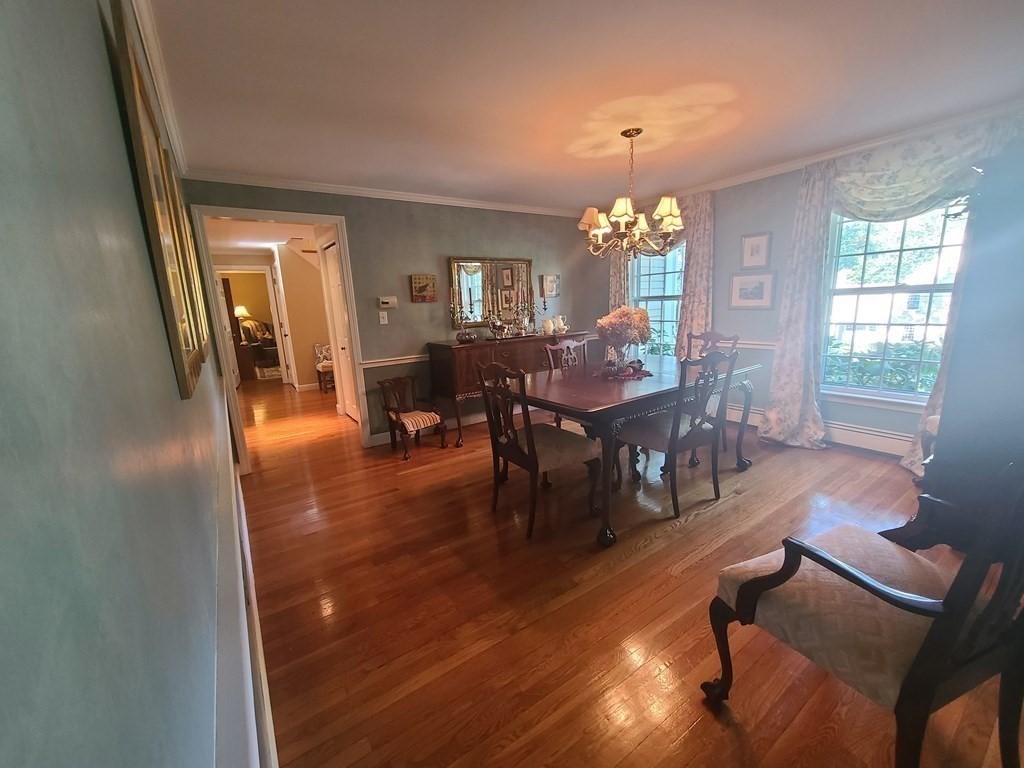 45 White Oak Road Wellesley, MA 02481 - Photo 6 of 17