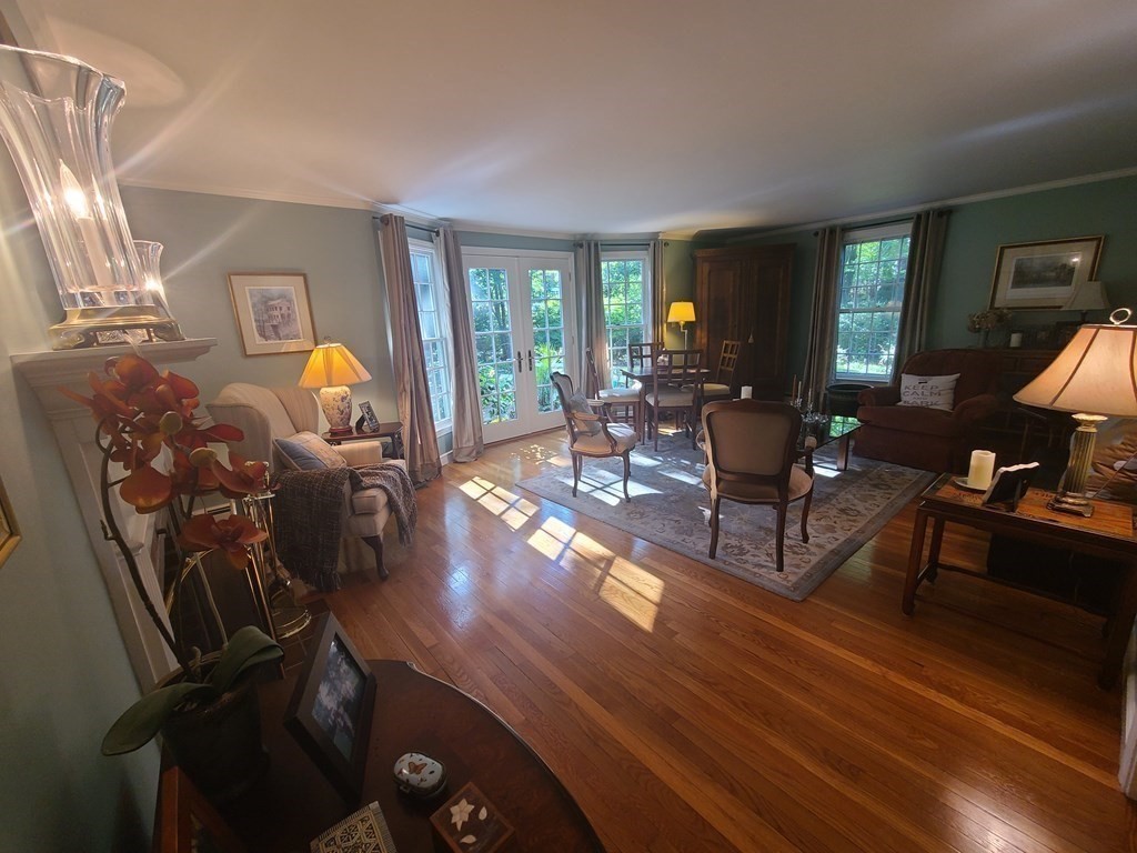 45 White Oak Road Wellesley, MA 02481 - Photo 8 of 17