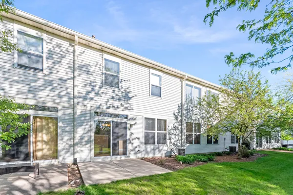 $2,250 | 2329 Moonlight Court, Aurora, IL 60503