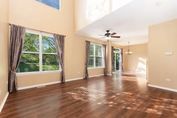 $2,250 | 2329 Moonlight Court, Aurora, IL 60503