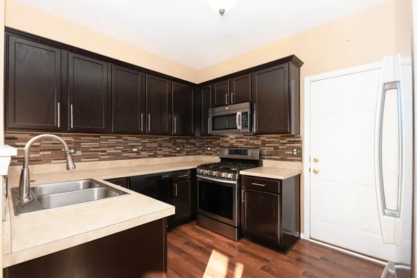 $2,250 | 2329 Moonlight Court, Aurora, IL 60503