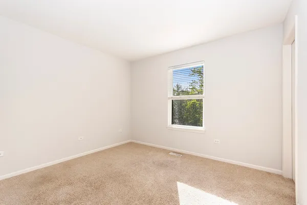 $2,250 | 2329 Moonlight Court, Aurora, IL 60503