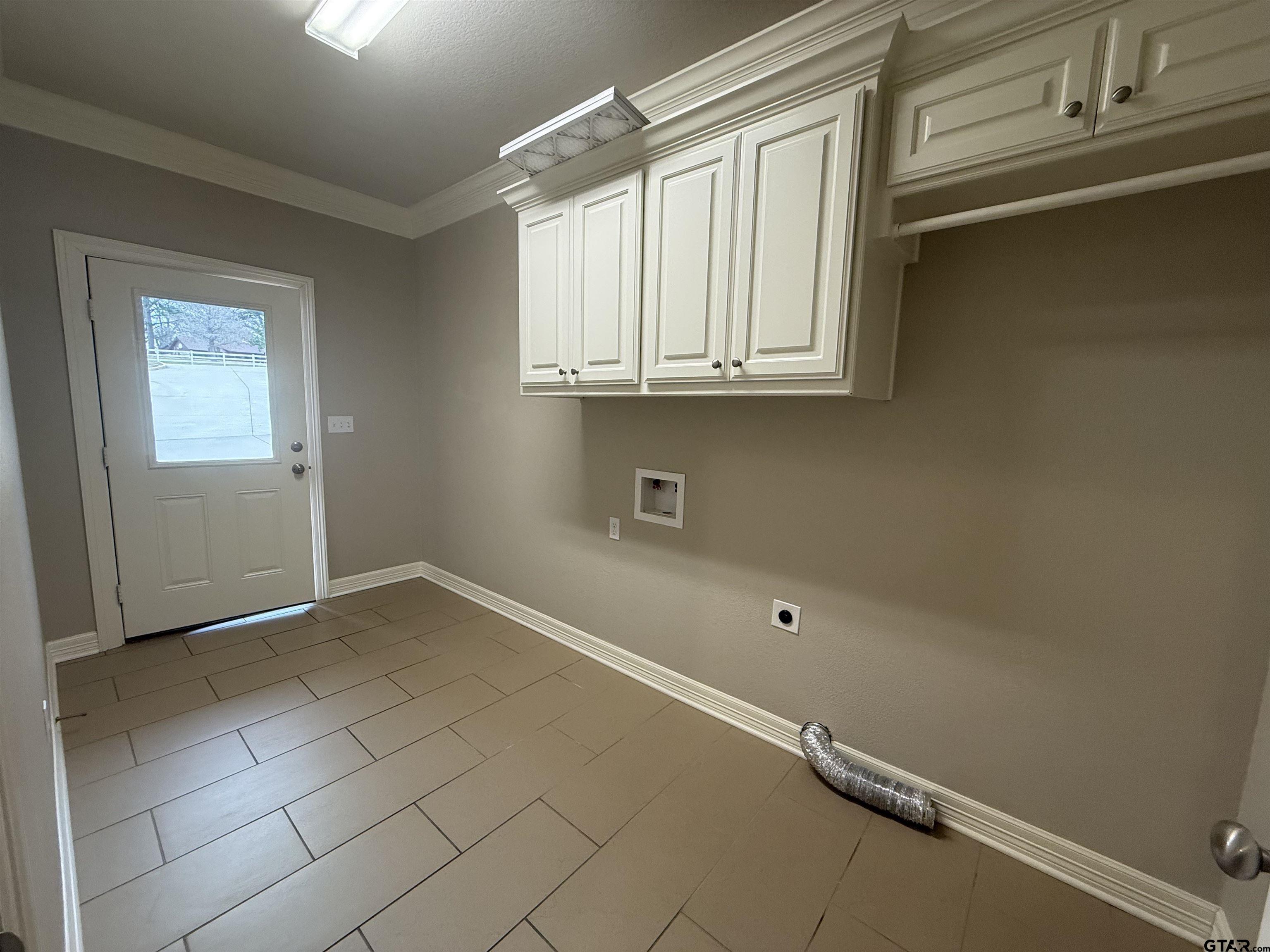 16440 County Road 178, Unit 1007 Tyler, TX 75703 - Photo 3 of 25 a view of an empty room with a window