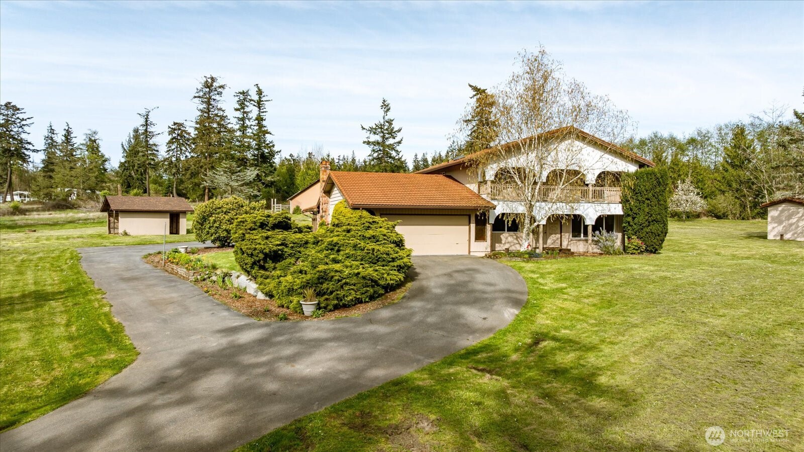 987 East Crescent Harbor Road Oak Harbor, WA 98277 - Photo 1 of 40