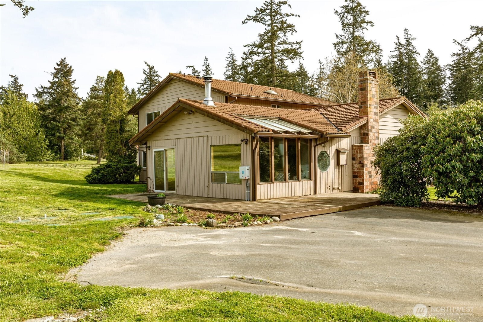 987 East Crescent Harbor Road Oak Harbor, WA 98277 - Photo 38 of 40