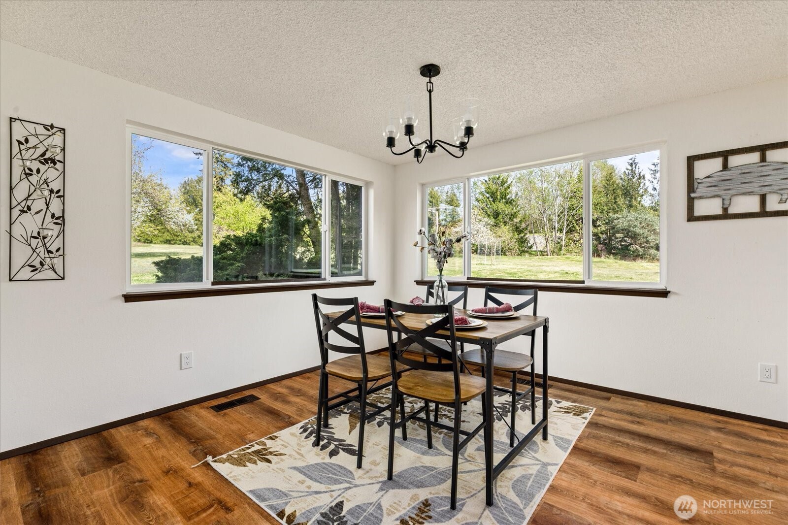 987 East Crescent Harbor Road Oak Harbor, WA 98277 - Photo 10 of 40