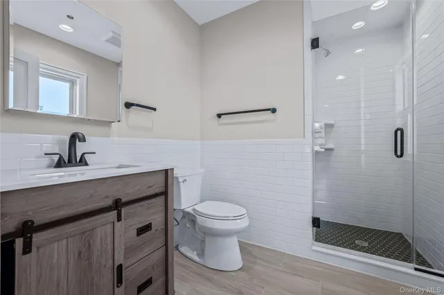 $3,995 | 110 School Street, Unit 7, Glen Cove, NY 11542