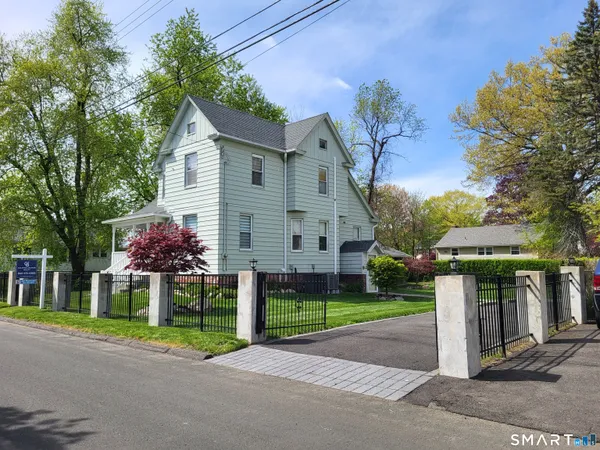 $390,000 | 110 Darby Street, Bloomfield, CT 06002