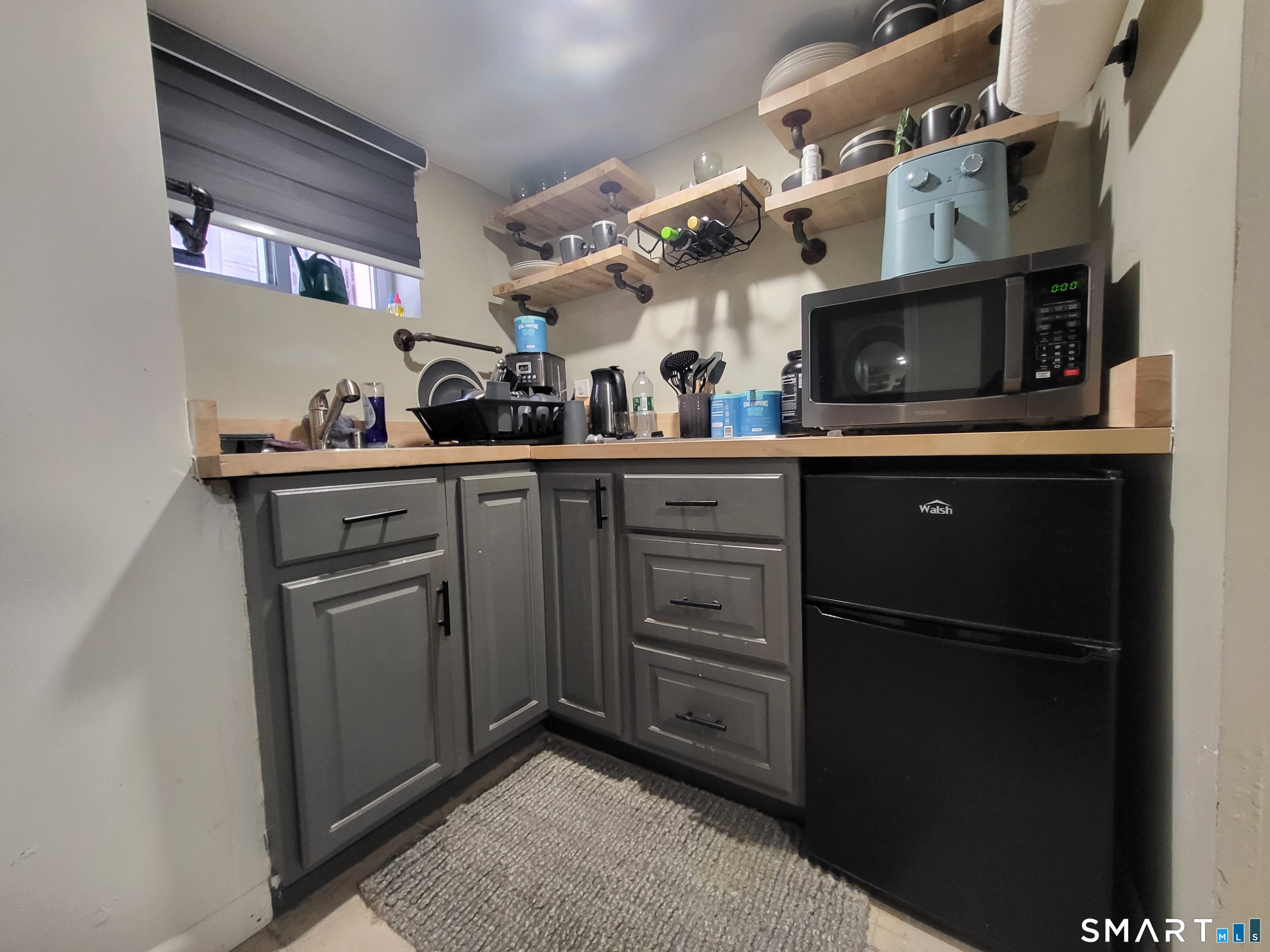 110 Darby Street Bloomfield, CT 06002 - Photo 28 of 39