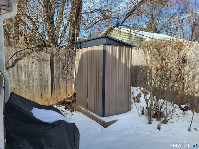 $425,000 | 110 Darby Street, Bloomfield, CT 06002