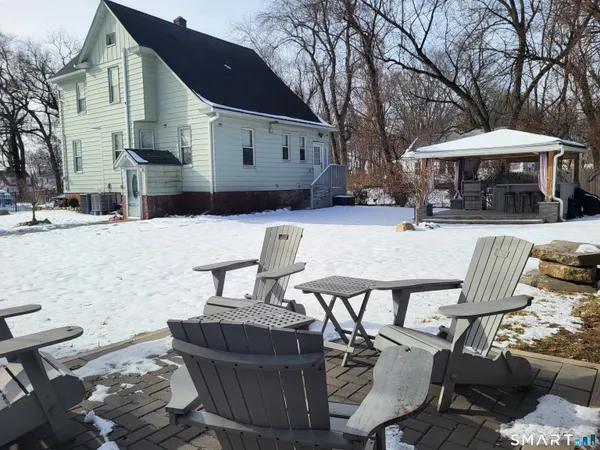 $425,000 | 110 Darby Street, Bloomfield, CT 06002