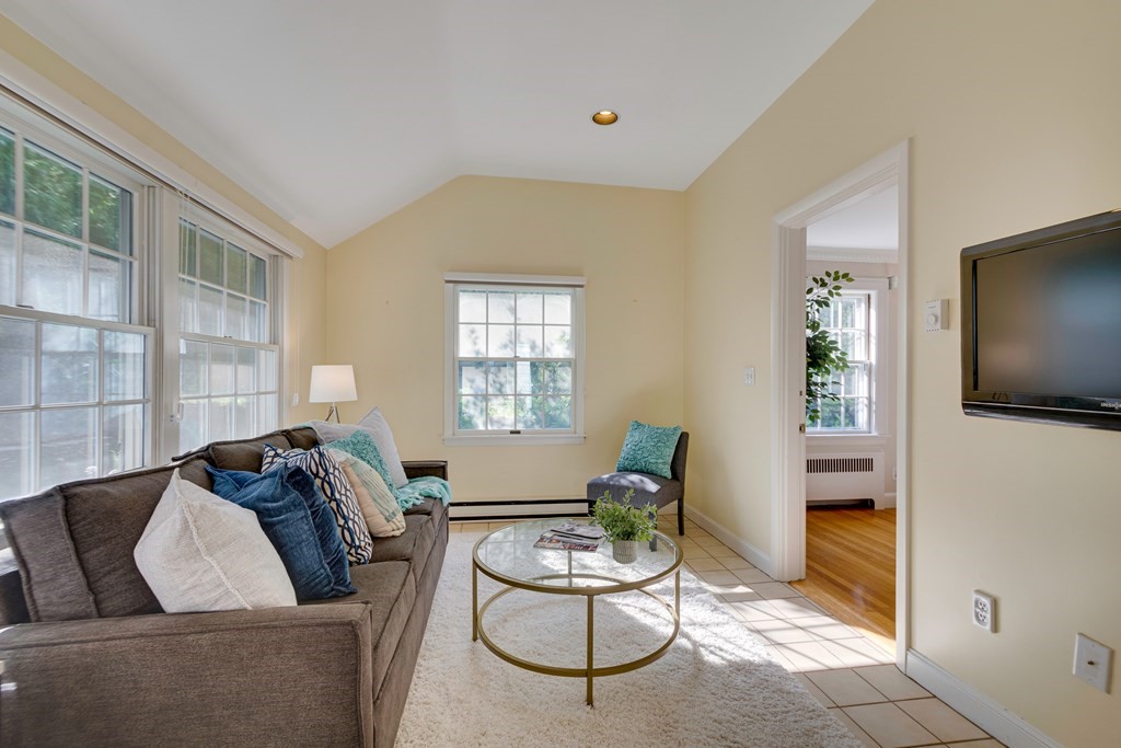 28 Pierrepont Road Winchester, MA 01890 - Photo 17 of 37