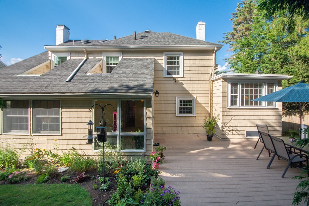 28 Pierrepont Road Winchester, MA 01890 - Photo 35 of 37
