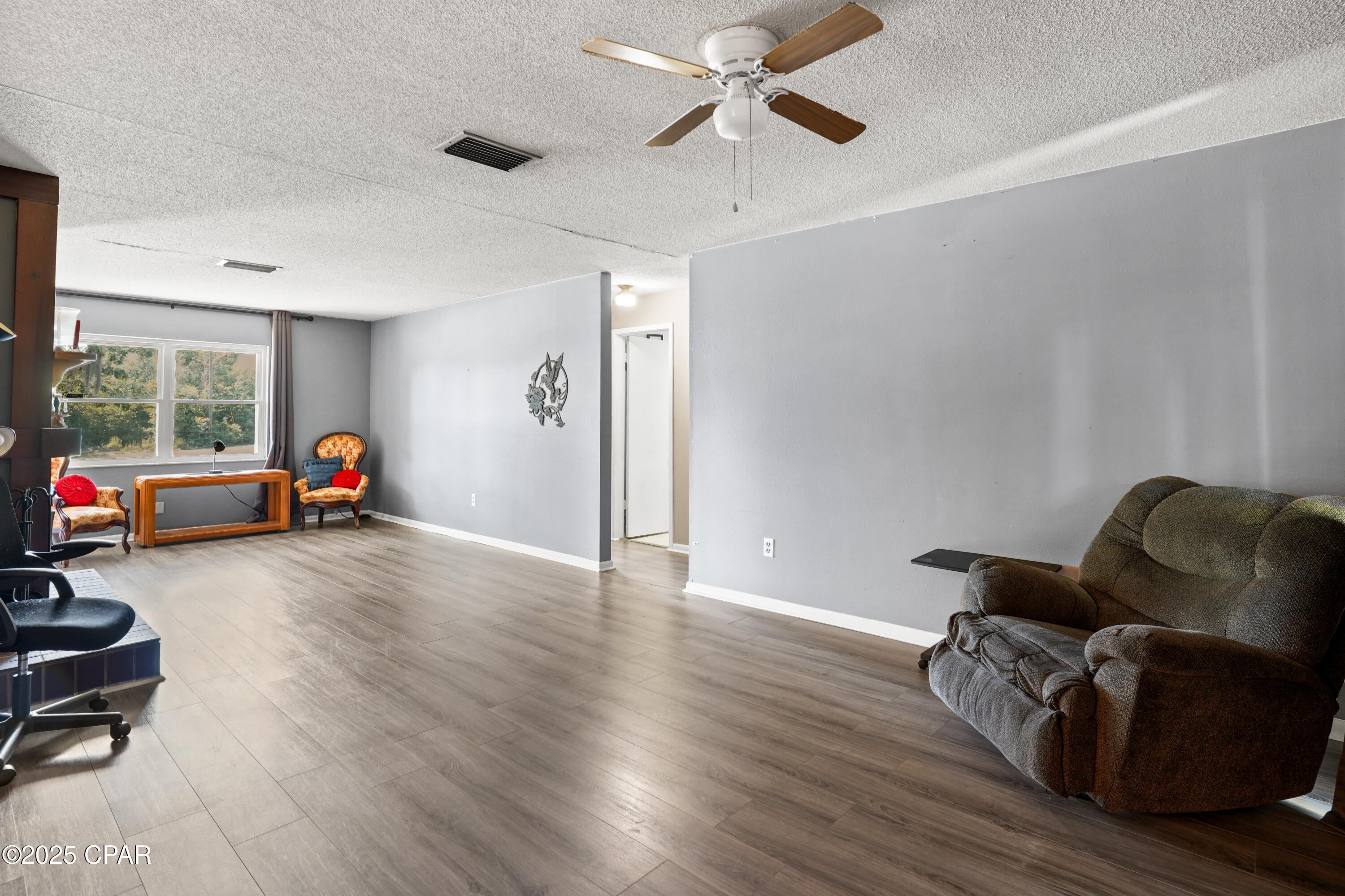 4335 Country Club Boulevard Chipley, FL 32428 - Photo 3 of 28