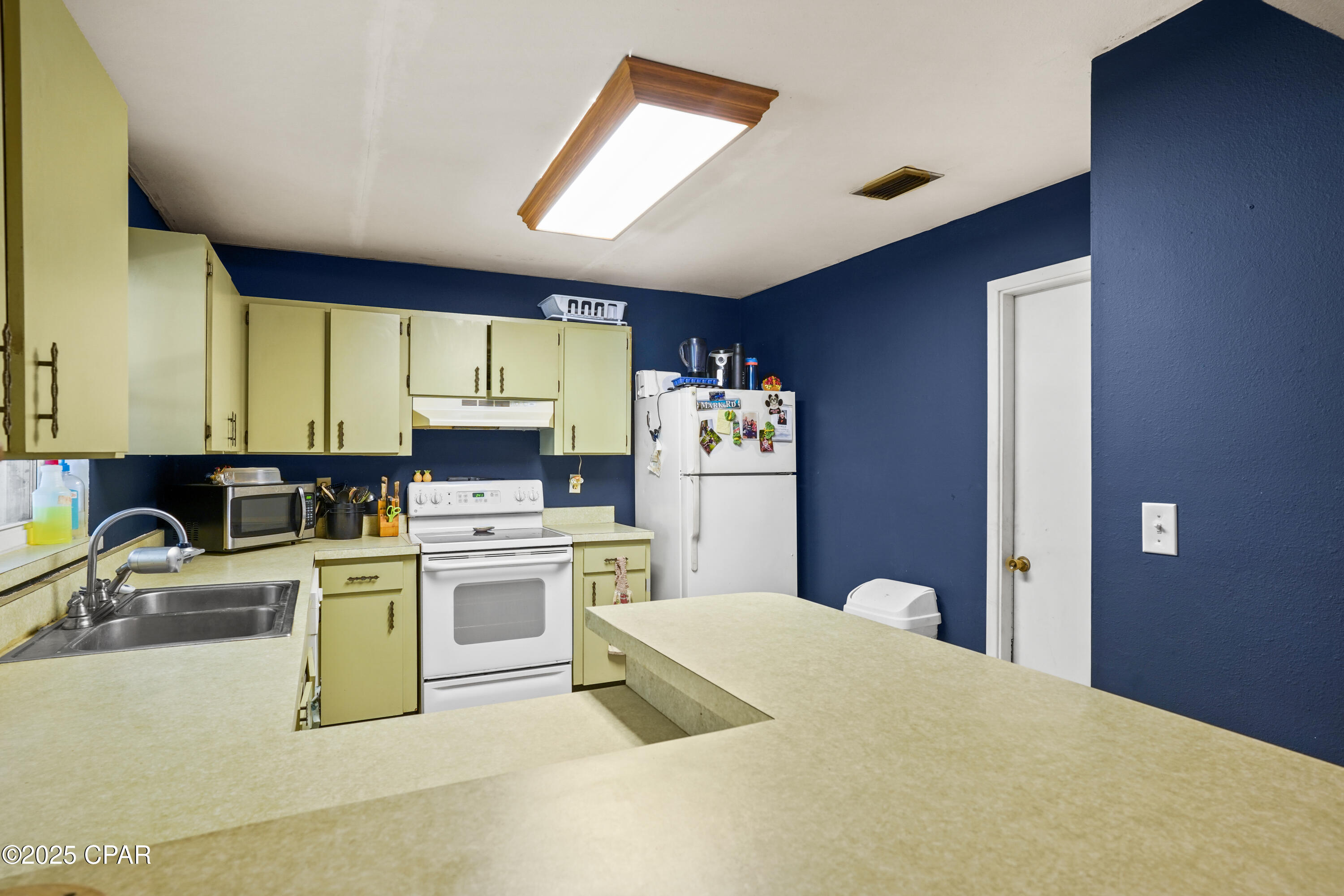 4335 Country Club Boulevard Chipley, FL 32428 - Photo 10 of 28