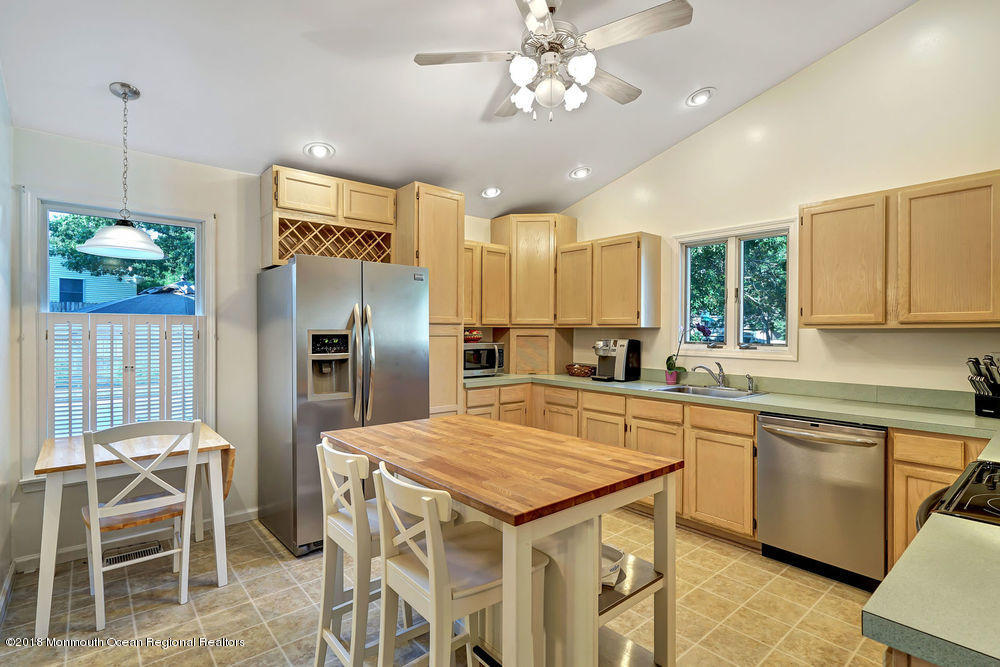 124 Mooring Road Manahawkin, NJ 08050 - Photo 12 of 48 dsc03855