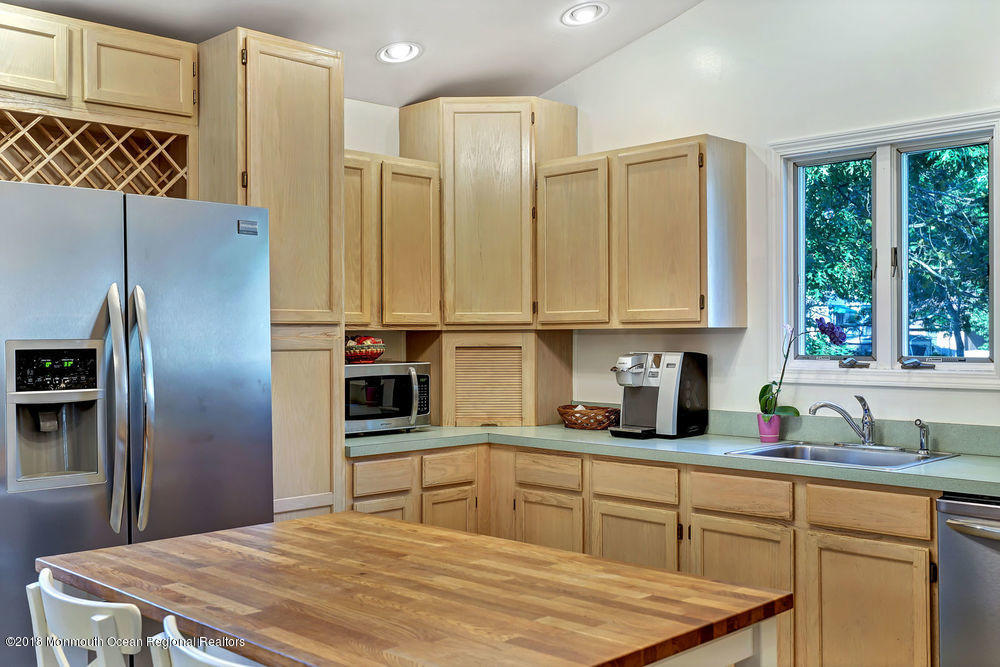 124 Mooring Road Manahawkin, NJ 08050 - Photo 13 of 48 dsc03860