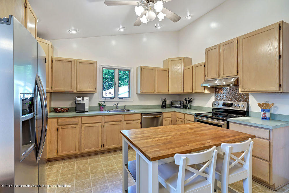 124 Mooring Road Manahawkin, NJ 08050 - Photo 14 of 48 dsc03865
