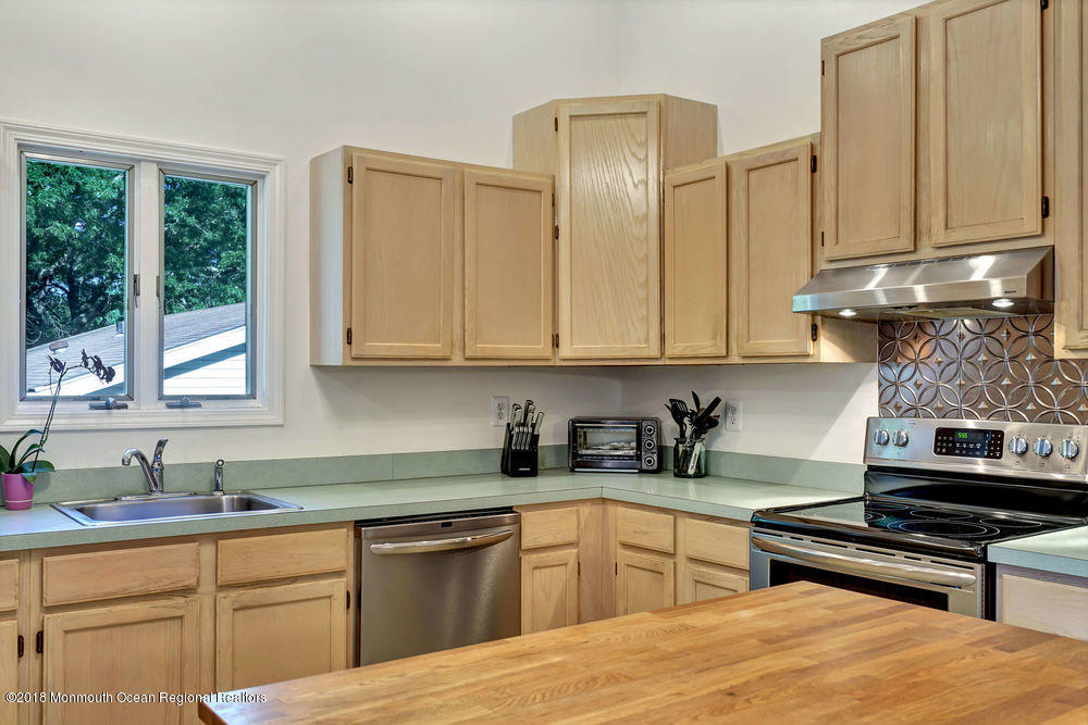 124 Mooring Road Manahawkin, NJ 08050 - Photo 15 of 48 dsc03875