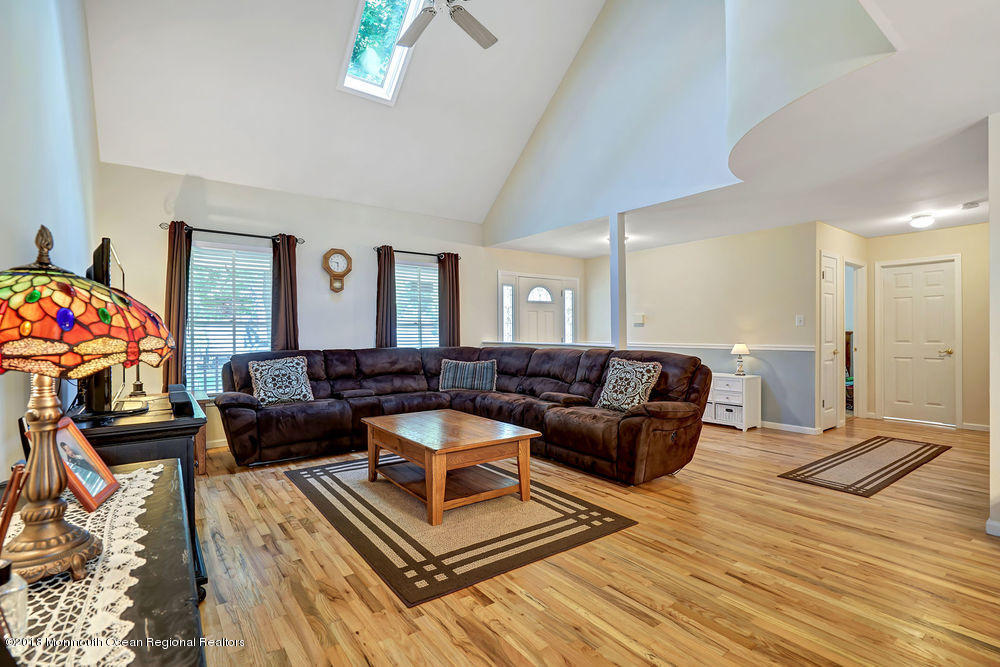 124 Mooring Road Manahawkin, NJ 08050 - Photo 7 of 48 dsc03815