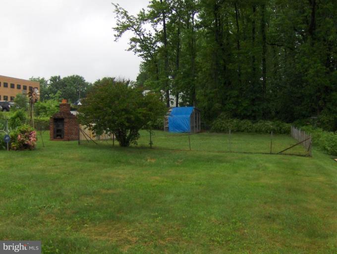 9120 Philadelphia Road Rosedale, MD 21237 - Photo 15 of 17 Back yard