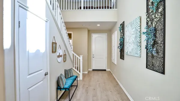 $915,000 | 4693 Holly Avenue, Long Beach, CA 90805