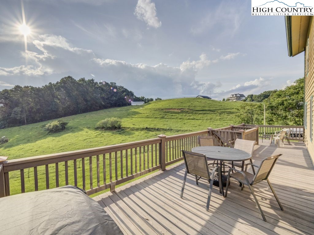 1212 Dry Hill Road Butler, TN 37640 - Photo 11 of 48 Gallery Image 11
