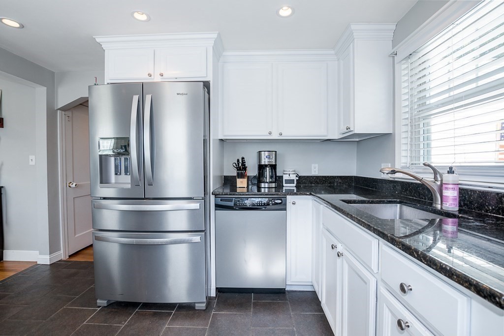 23 Oak Tree Road Dedham, MA 02026 - Photo 8 of 36 Gallery Image 8