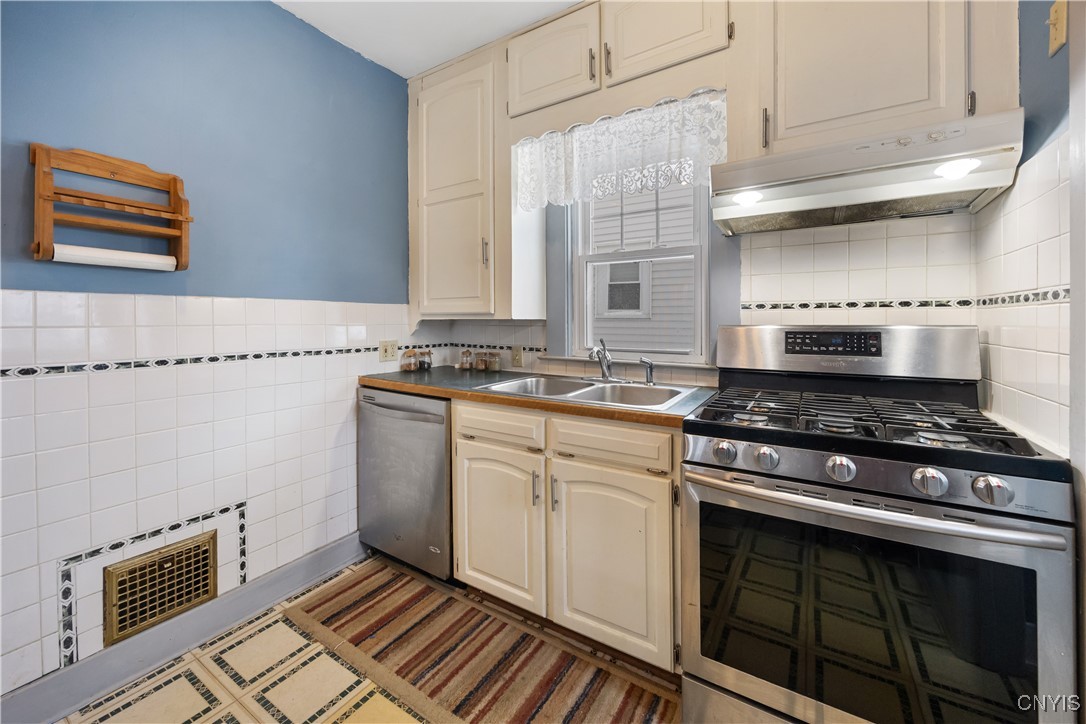 157 Upland Road Syracuse, NY 13207 - Photo 6 of 25