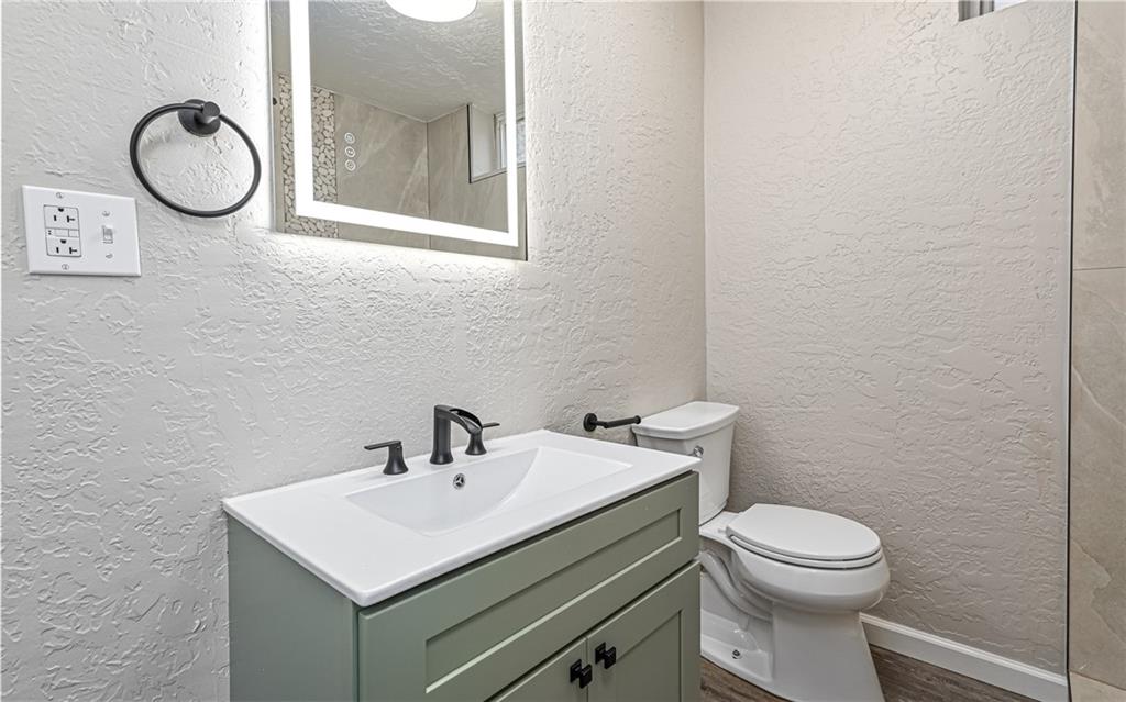 720 Evergreen Road, Unit 2 Pittsburgh, PA 15209 - Photo 10 of 14 Brand new bath