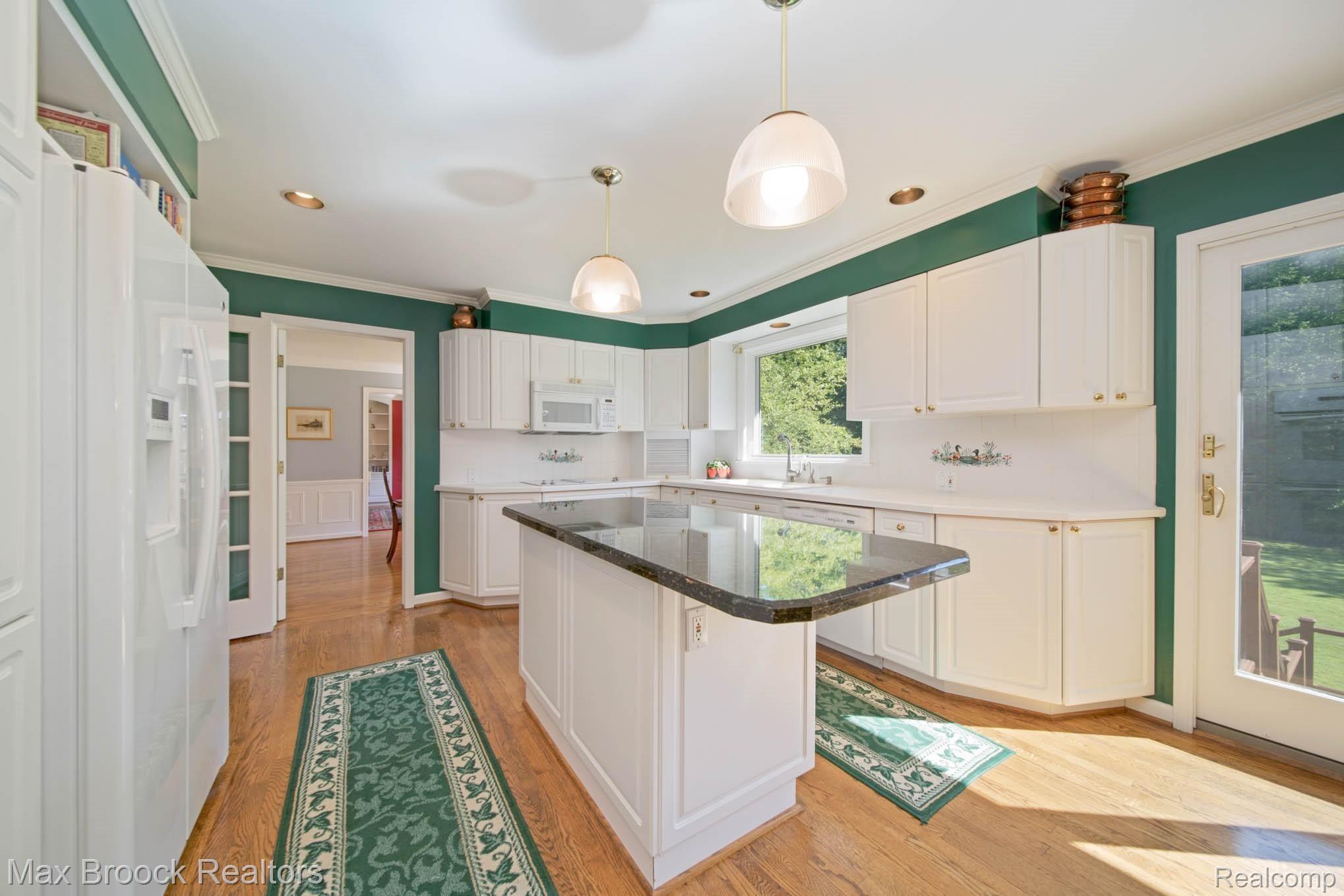 582 Overbrook Road Bloomfield Hills, MI 48302 - Photo 12 of 56 582 Overbrook_66.jpg