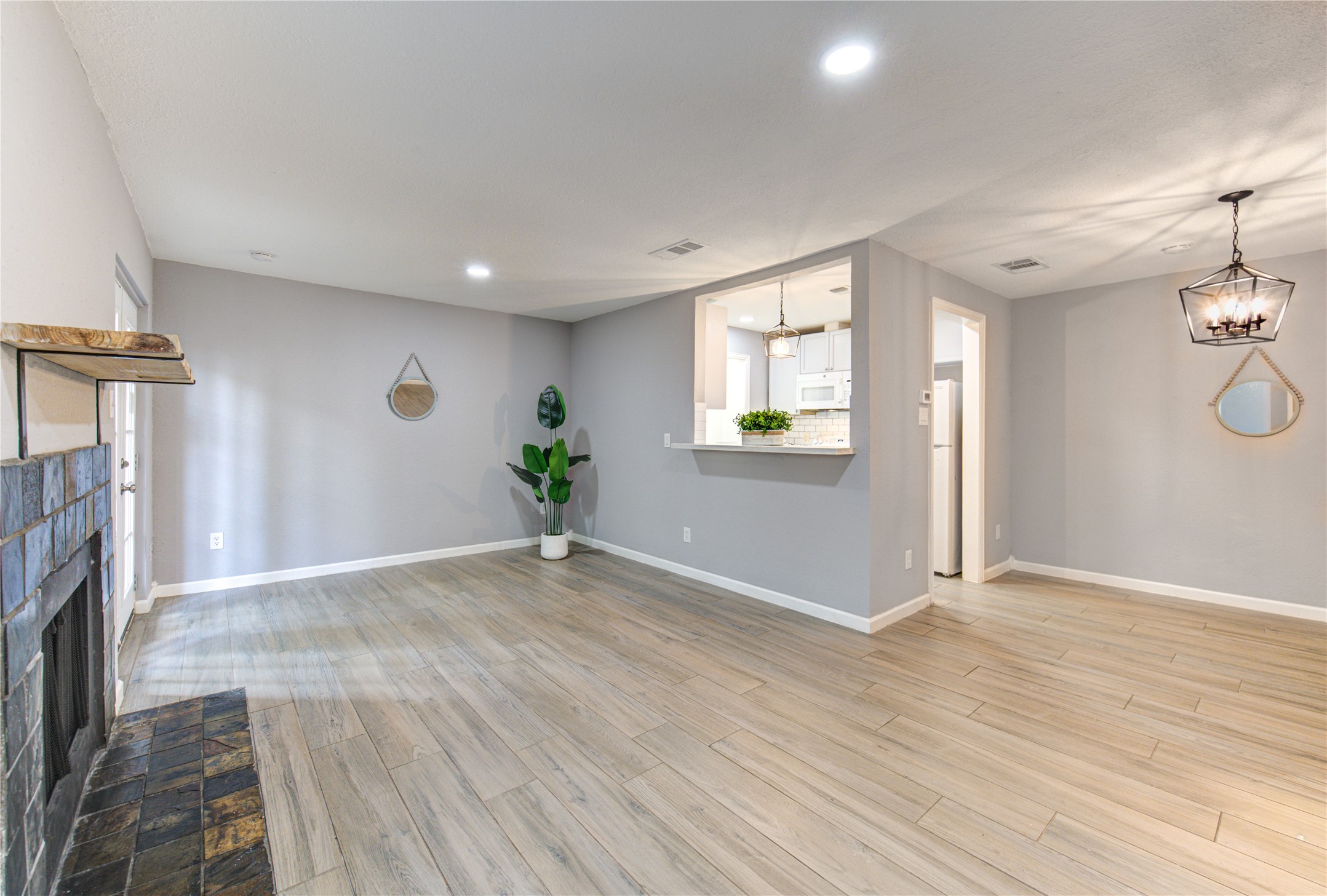 3929 Tanglewilde Street, Unit 3929 Houston, TX 77063 - Photo 11 of 44