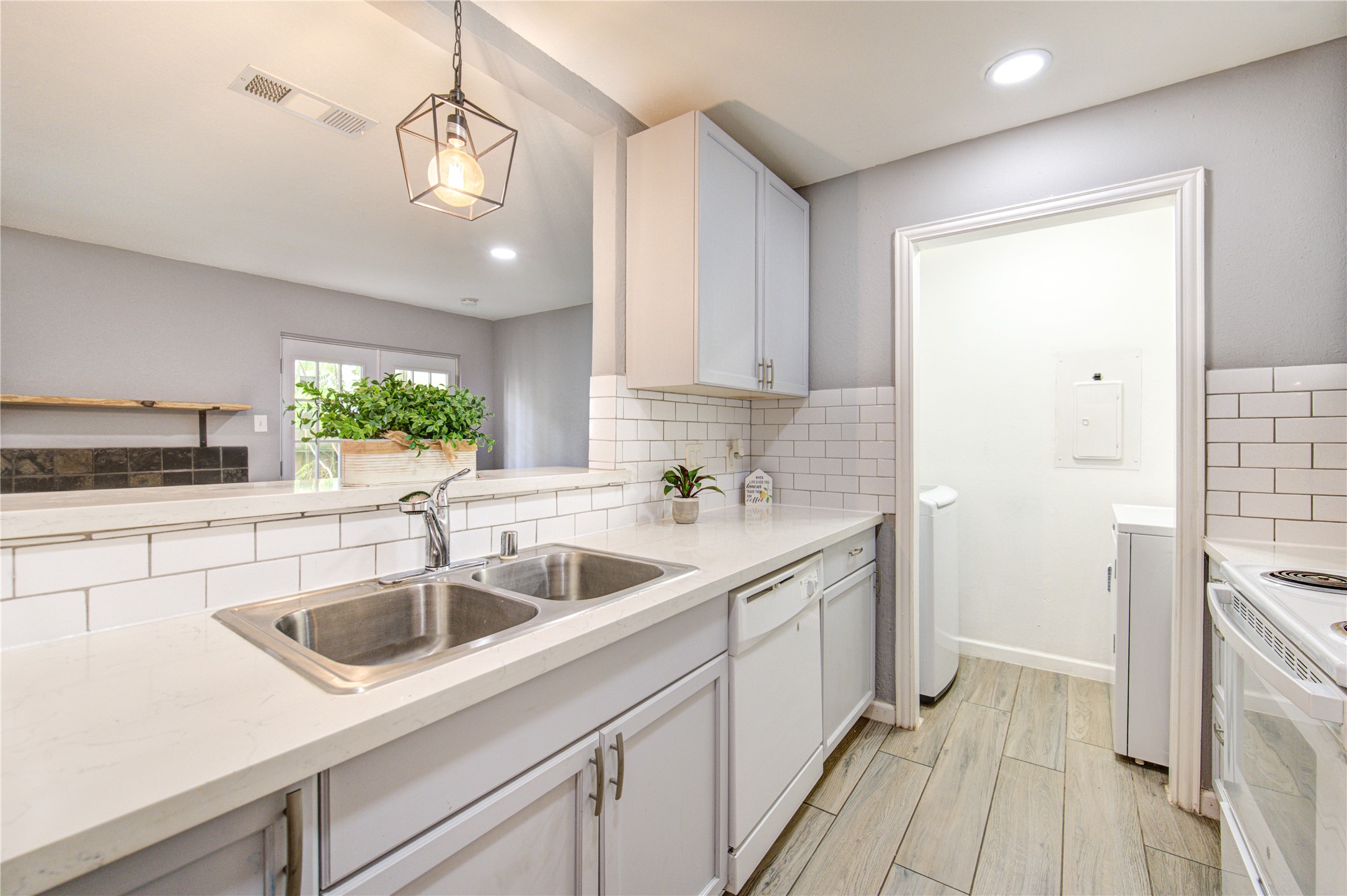 3929 Tanglewilde Street, Unit 3929 Houston, TX 77063 - Photo 15 of 44