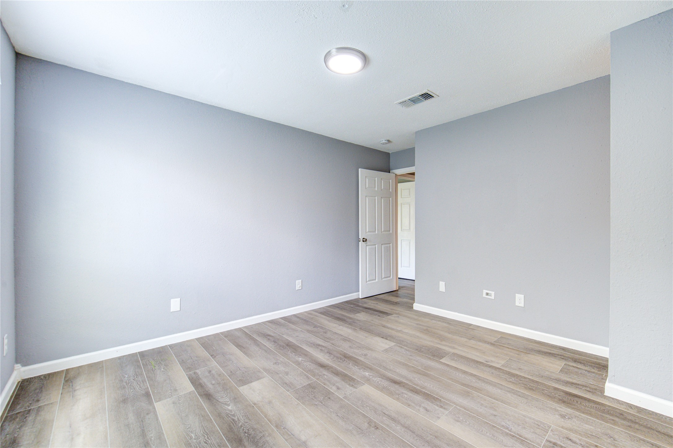 3929 Tanglewilde Street, Unit 3929 Houston, TX 77063 - Photo 33 of 44 a view of an empty room