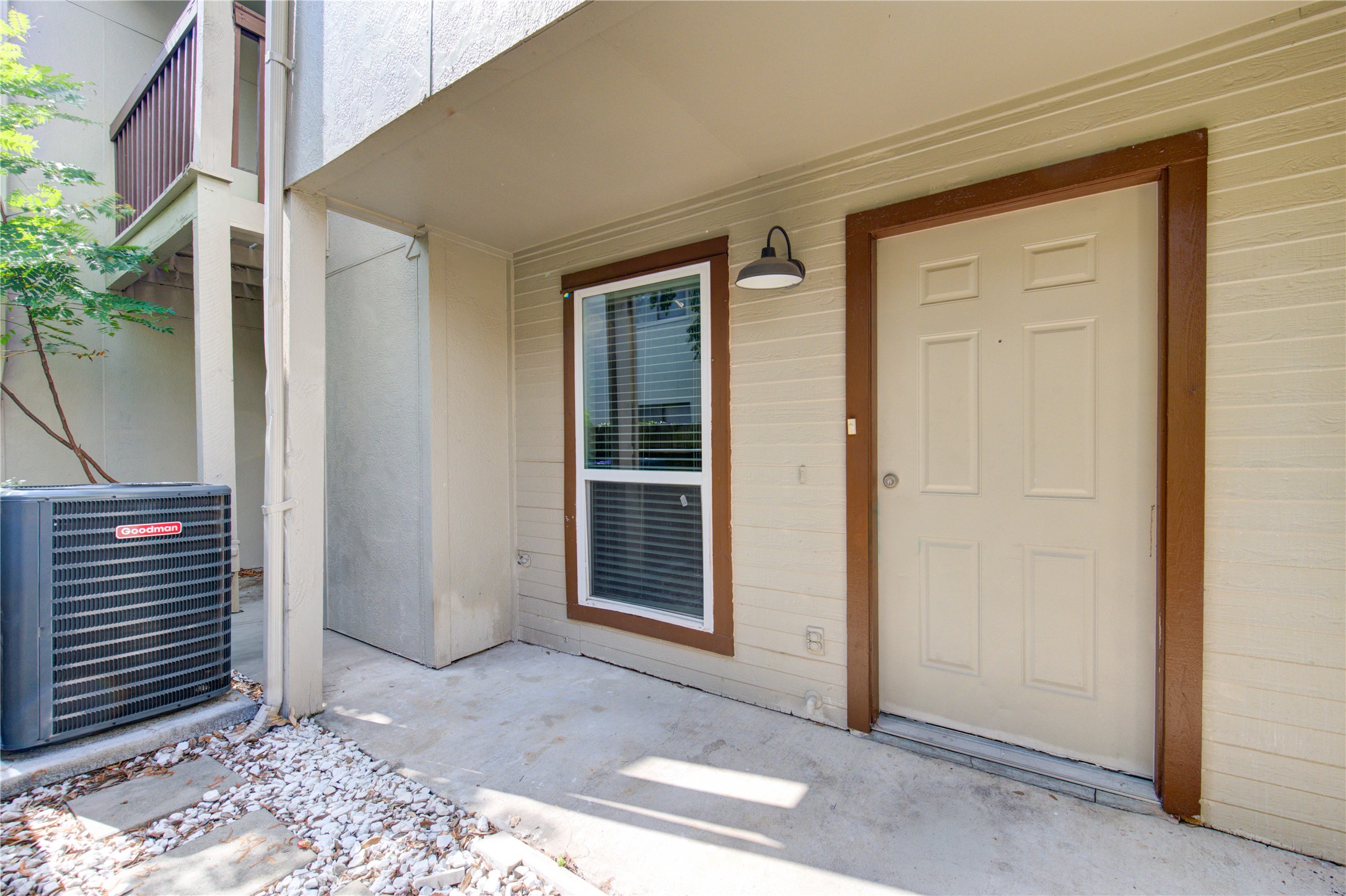 3929 Tanglewilde Street, Unit 3929 Houston, TX 77063 - Photo 5 of 44