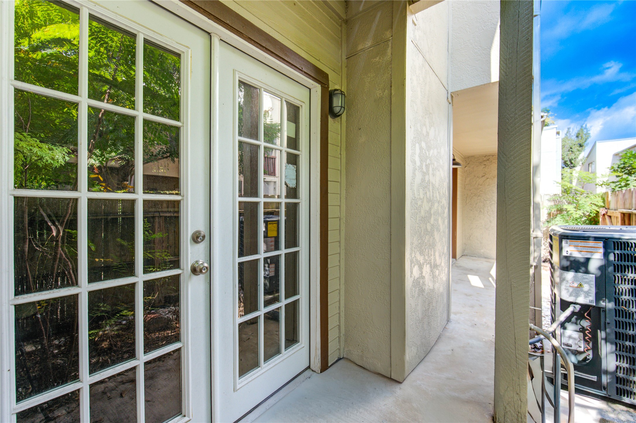 3929 Tanglewilde Street, Unit 3929 Houston, TX 77063 - Photo 6 of 44