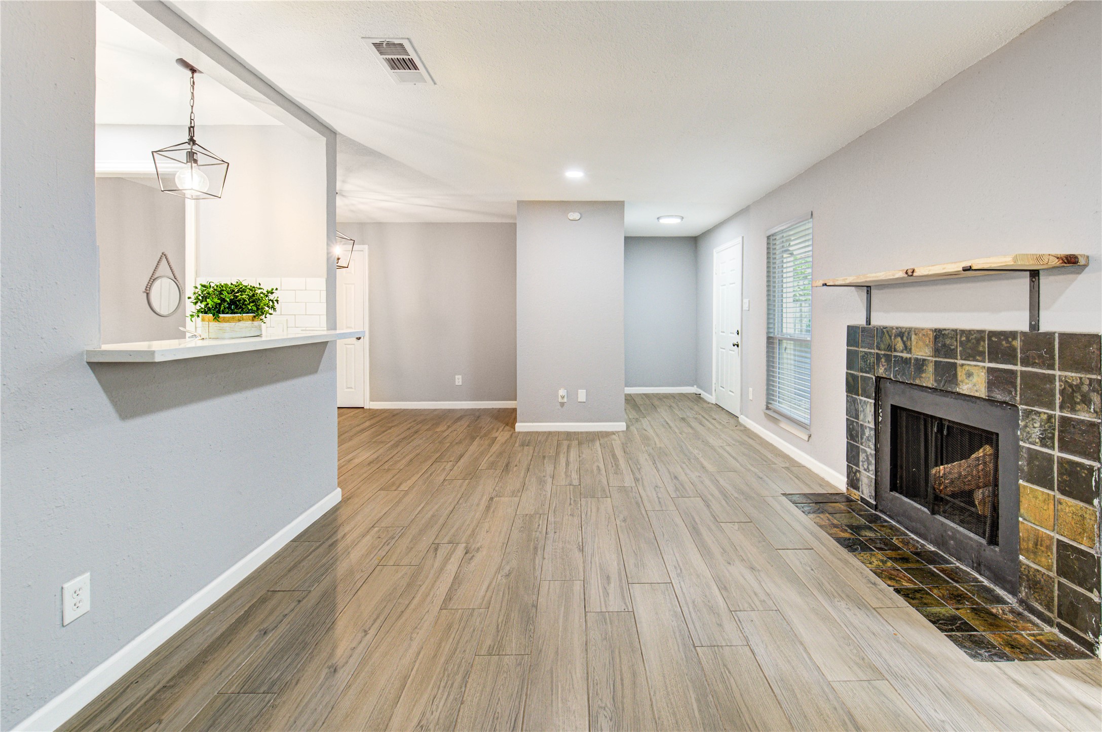 3929 Tanglewilde Street, Unit 3929 Houston, TX 77063 - Photo 8 of 44